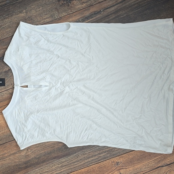 Rw& Co.-Basic Silky Front Crepe Cap Sleeve Blouse with lace details top - Picture 5 of 8